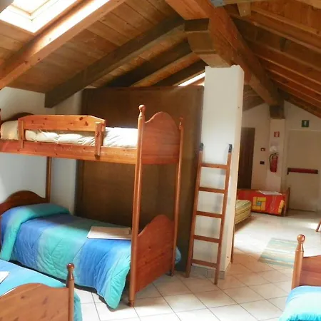 Hostel Crierel Lillianes