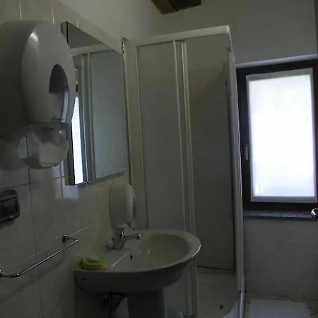Crierel Hostel Lillianes