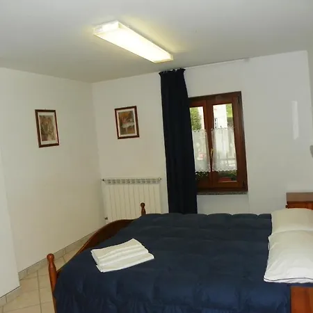 Hostel Crierel Lillianes
