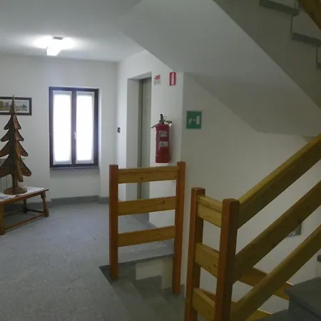 Hostel Crierel Lillianes