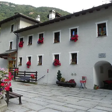 Hostel Crierel Lillianes