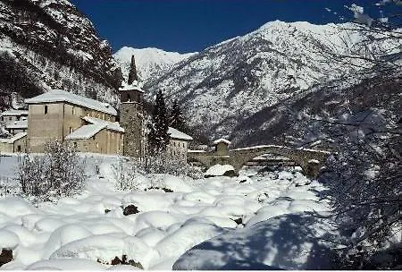 بيت شباب Crierel