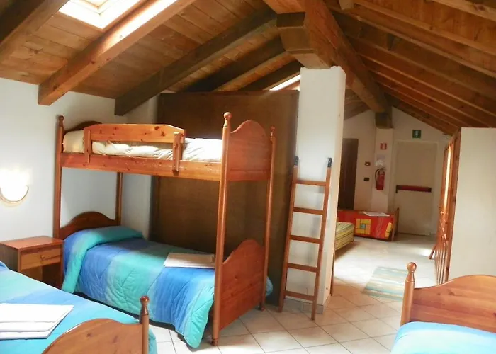 بيت شباب Crierel Lillianes